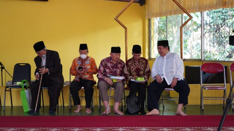 Tasyakuran Prof. Nadratuzzaman Hosen dan Peluncuran Buku Prof. Ibrahim Hosen