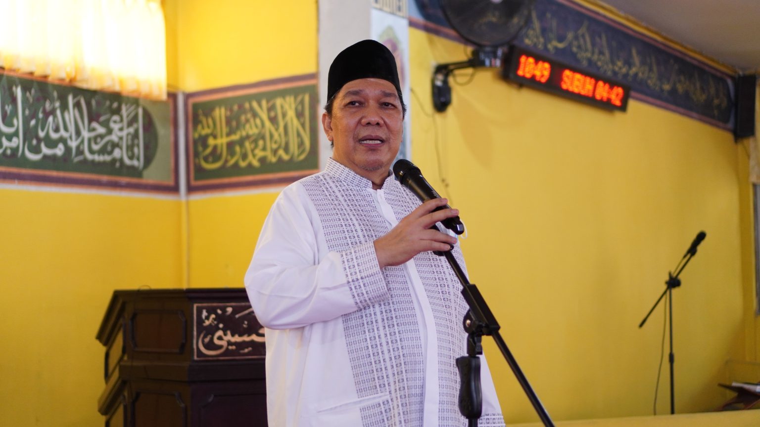 Prof. Ir. H. M. Nadratuzzaman Hosen Memberikan Sambutan